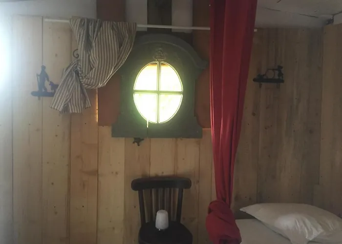 Auberge de jeunesse Le Du Loir à Vélo, D'étape, Backpacker Marçon